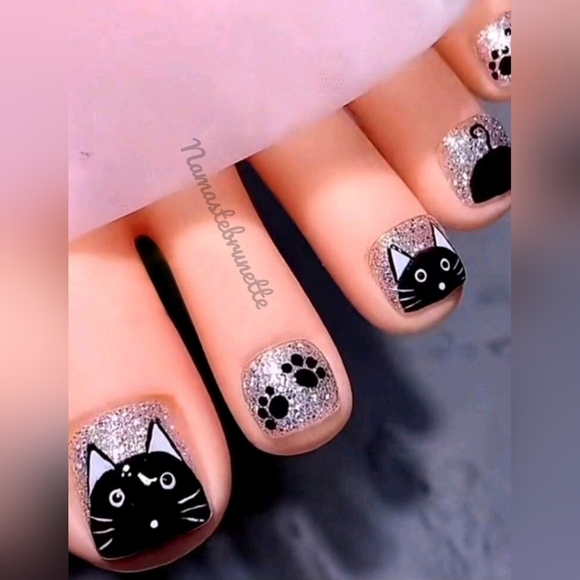 2/$16 Cat Glitter Press On Toenails - Picture 6 of 9